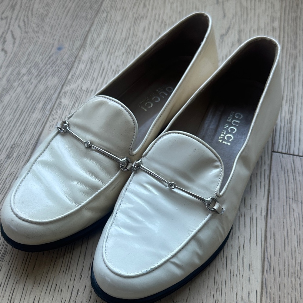 Gucci Women's Off-White Loafers with Silver horsebit Accent - Picture 3 of 8
